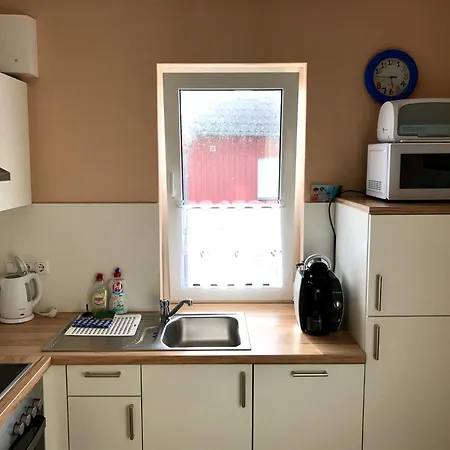 Ostseebrise 12 Im Haus Stranddistel, Komfortable Im 1 Og Fur 3 Personen In Zingst