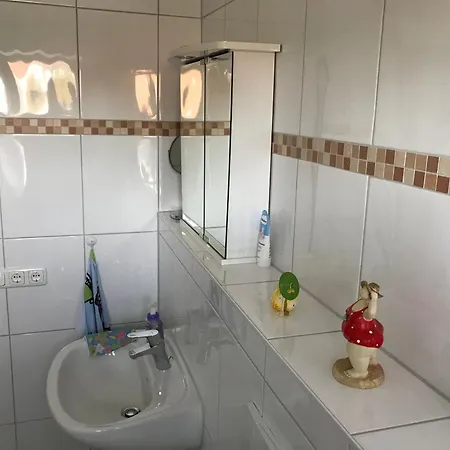 Ostseebrise 12 Im Haus Stranddistel, Komfortable Im 1 Og Fur 3 Personen In Apartmán