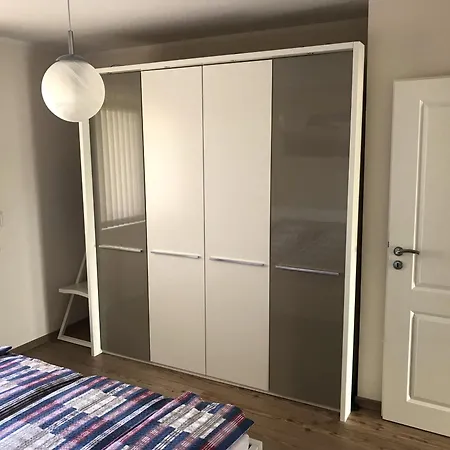 Ostseebrise 12 Im Haus Stranddistel, Komfortable Im 1 Og Fur 3 Personen In Zingst