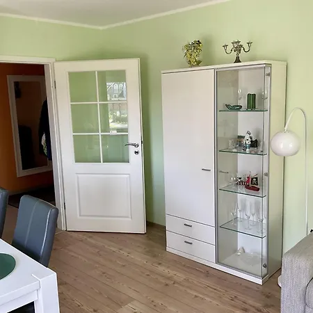 Ostseebrise 12 Im Haus Stranddistel, Komfortable Im 1 Og Fur 3 Personen In * Zingst