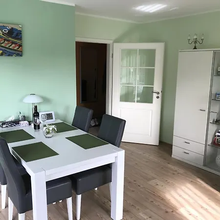 Ostseebrise 12 Im Haus Stranddistel, Komfortable Im 1 Og Fur 3 Personen In *